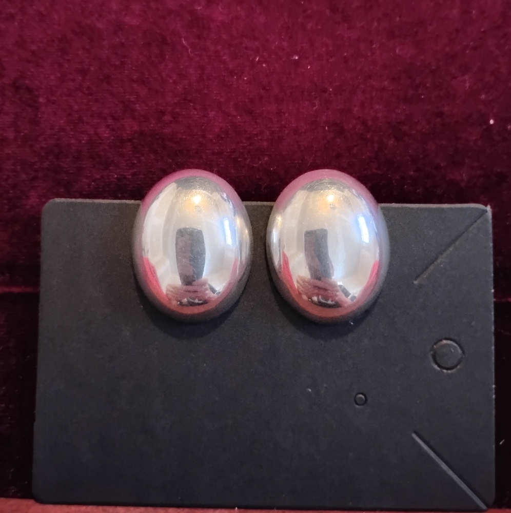 Vintage Patricia Von Musulin Large Silver Oval Dome Ear Clips